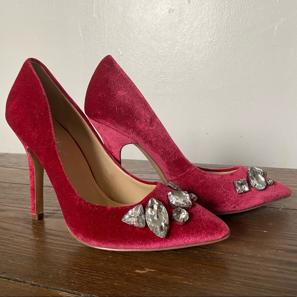 ANTHRO CHARLES DAVID Red Velvet MAXX Crystal Pumps